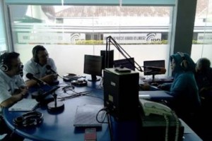 BNN Kuningan saat sosialisasi P4GN melalui radio RRI Cirebon.