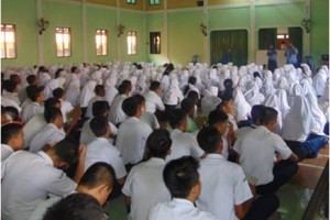 Kegiatan Masa Pengenalan Lingkungan Sekolah di SMAN 1 Kuningan.