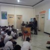 Mantan pecandu narkoba saat memberikan materi terkait pengenalan dini adiksi.
