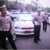 Kasat Lantas AKP Purwadi saat memantau jalur sistem satu arah