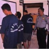 Tersangka pengguna sabu saat diperiksa di Mapolres Kuningan.