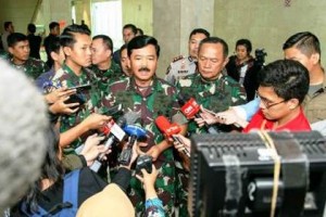 Panglima TNI saat memberikan keterangan persnya dihadapan sejumlah wartawan.