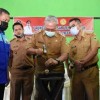 Lauching Pasar Tertib Ukur ditandai dengan Pemasangan Cap Tanda Tera ke timbangan oleh Bupati Kuningan.  