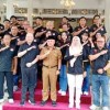 Bupati Kuningan Berfoto Bersama usai pengukuhan pengurus FOBI Kuningan.