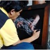 Aan Sugiantomas saat mengkolaborasikan seni teater, seni rupa dan Bonsai. seni teater, 