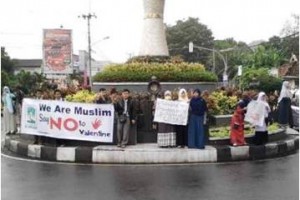 Aksi demo KAMMI di bundaran Cjoho.
