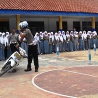 Ratusan pelajar SMK Auto Matsuda mengikuti pelatihan dan pembinaan Safety Riding